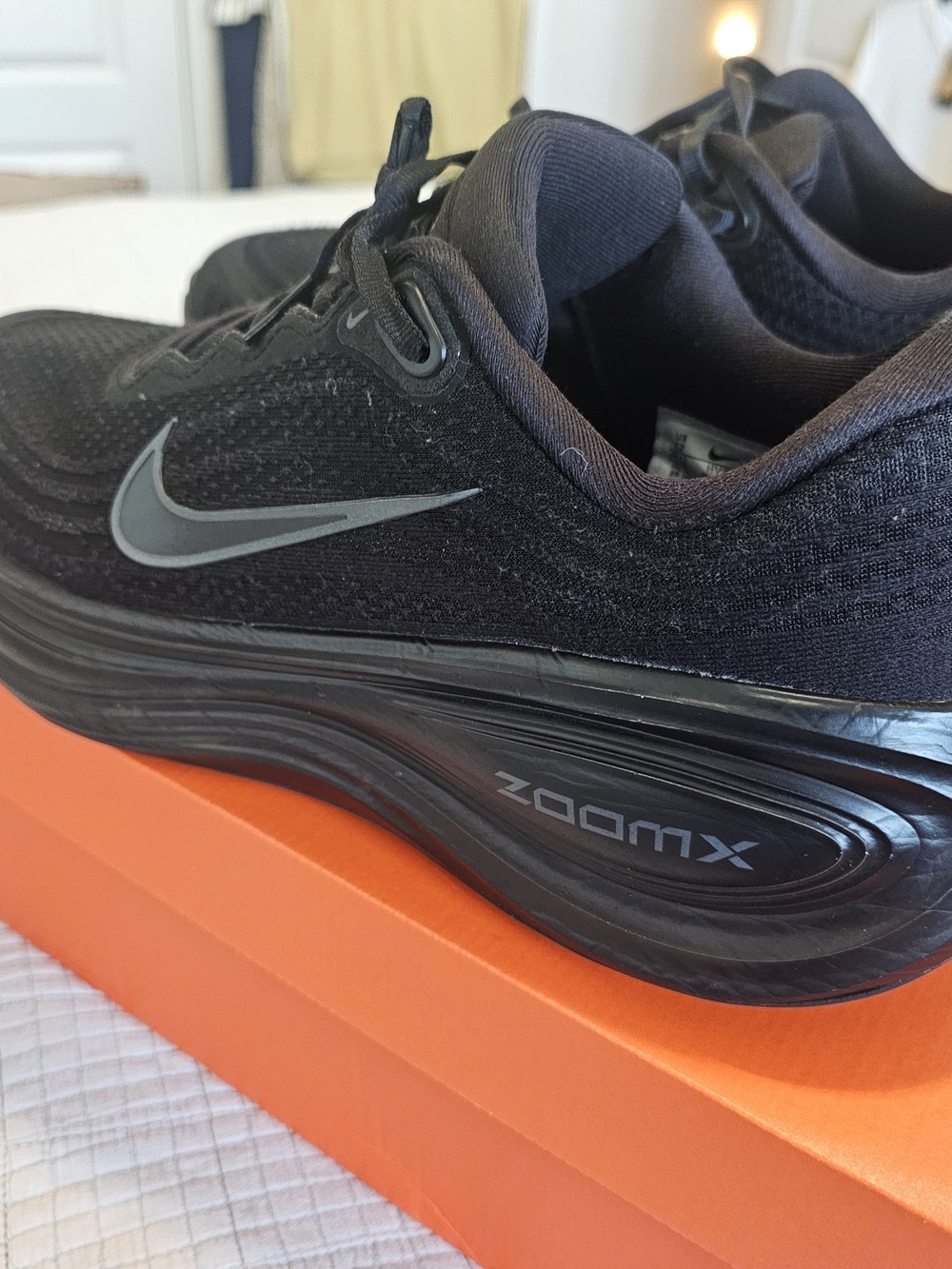 Nike Men’s Black ZoomX Vomero Plus Running Shoes Size 12